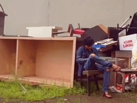 Emma Starletto’s solo performance in a public place by Hansel Thio